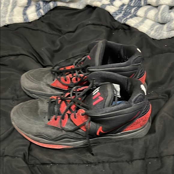 Kyrie Infinity - Picture 1 of 5